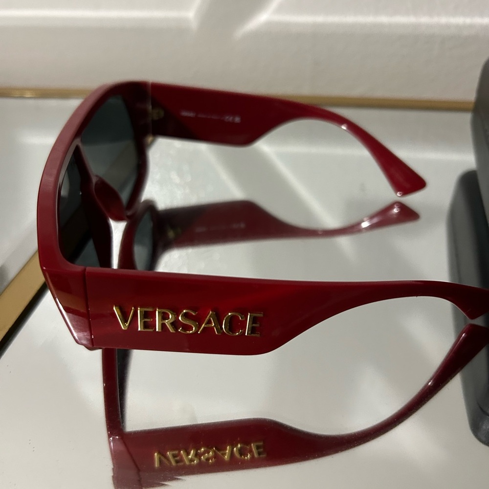 Authentic Versace sunglasses - Picture 2 of 4